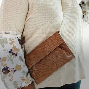 Camel Clutch Crossbody